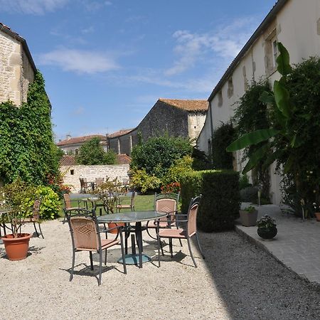 Aulnay  Hotel Du Donjon מראה חיצוני תמונה