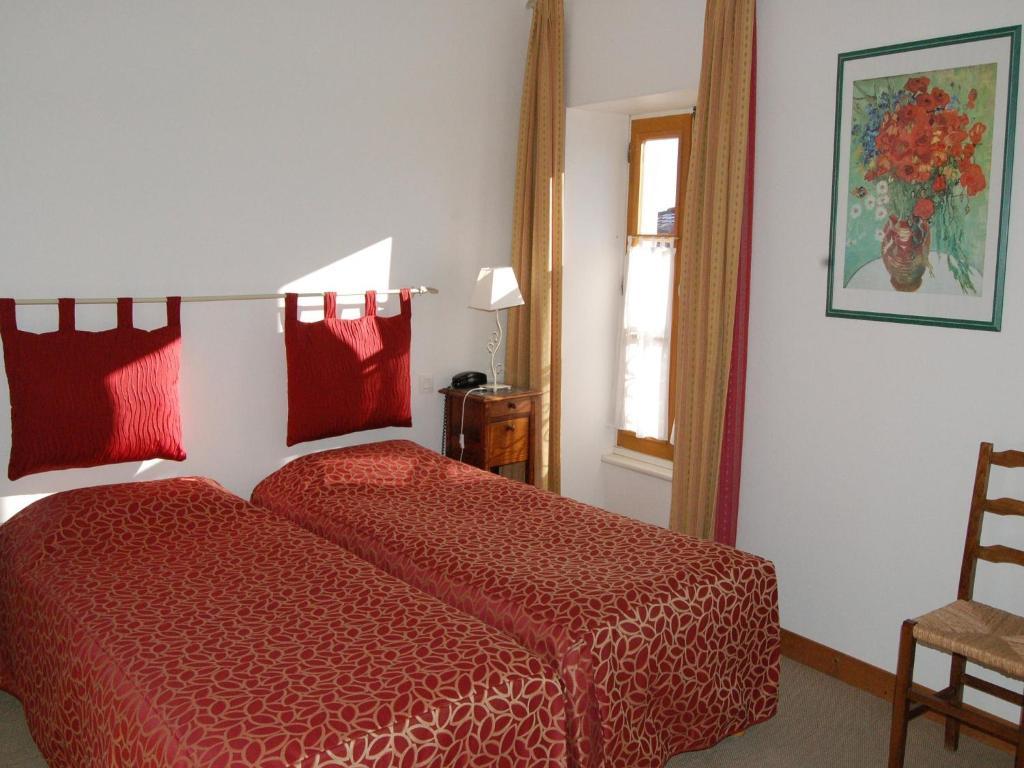 Aulnay  Hotel Du Donjon חדר תמונה