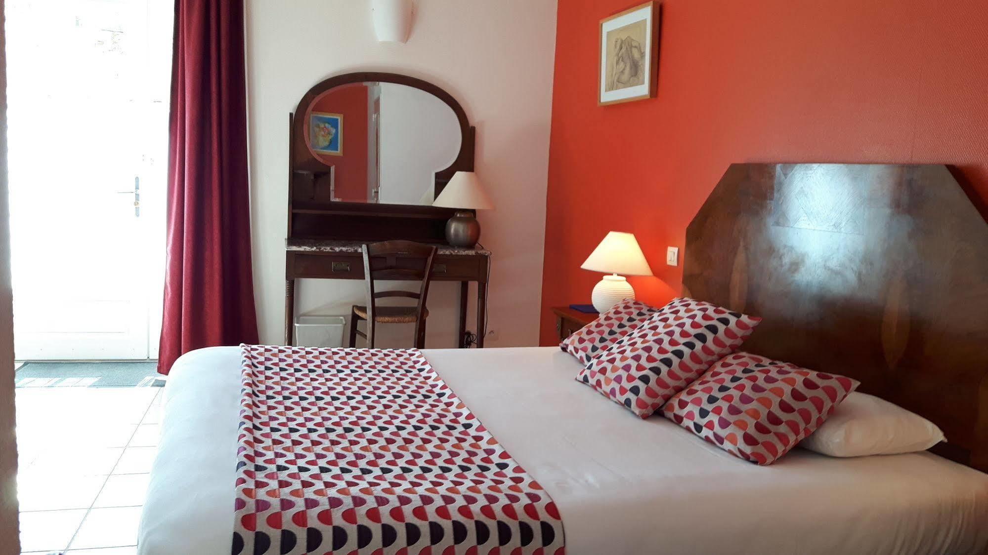 Aulnay  Hotel Du Donjon מראה חיצוני תמונה