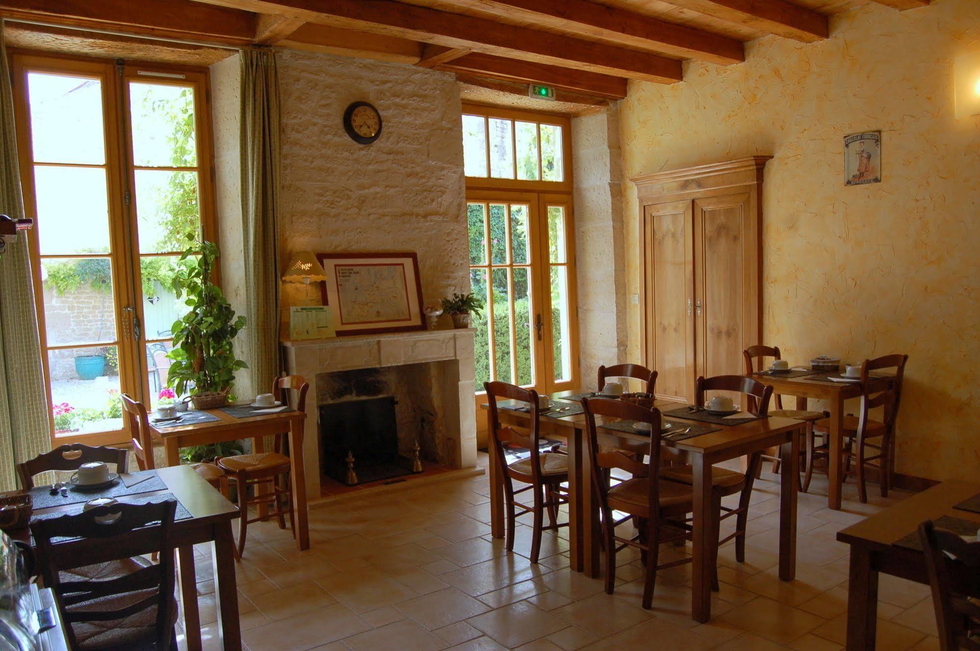 Aulnay  Hotel Du Donjon מראה חיצוני תמונה