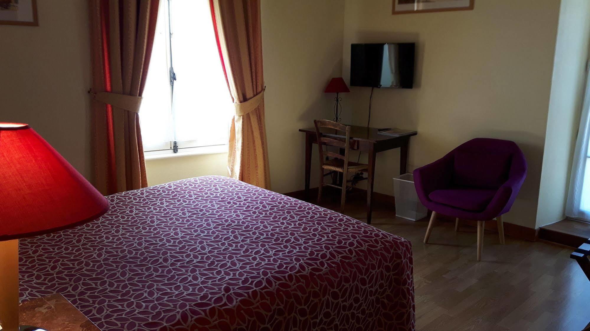 Aulnay  Hotel Du Donjon מראה חיצוני תמונה